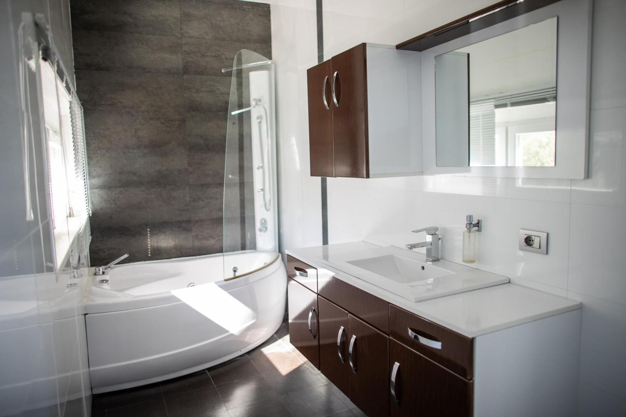 Exclusive Lake Villa Shiroka Bagian luar foto